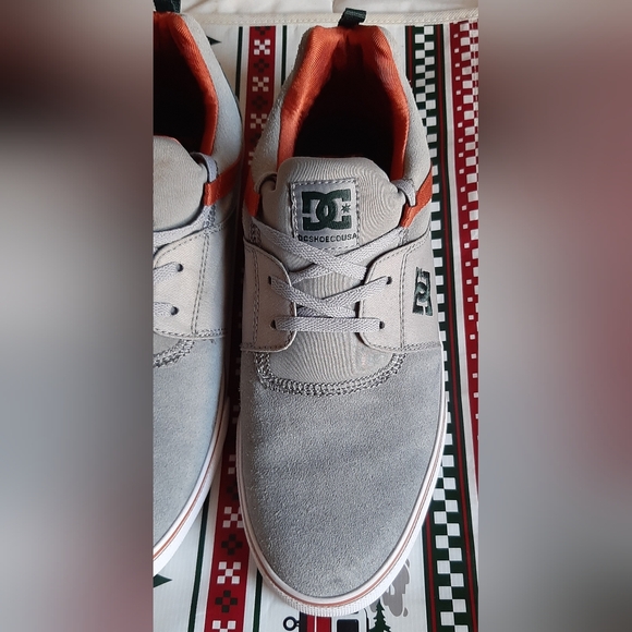 DC Shoe Co. Heathrow Vulc Low Tops - Picture 8 of 12